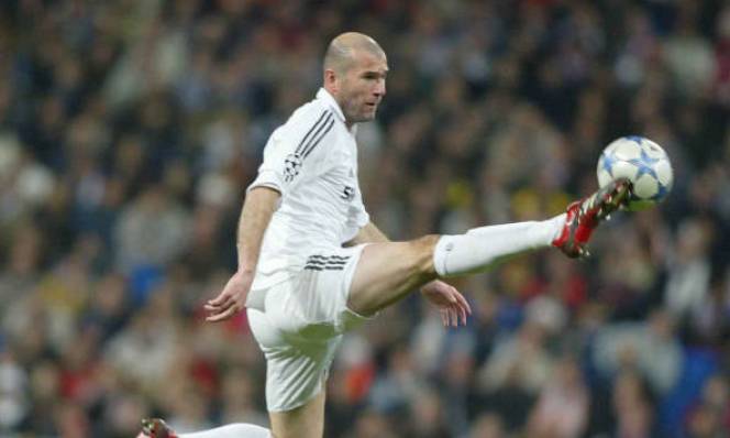 Zidane đưa nghệ thuật biểu diễn bóng đá lên tầm mới